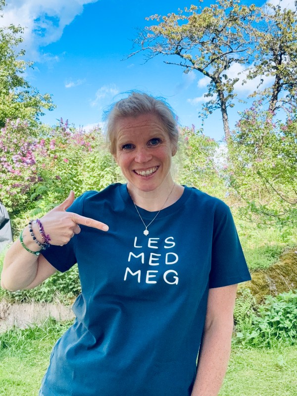 Les med meg - t-skjorte (voksen)